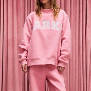 New Parke Valentine's Day Limited Edition Preppy Turtleneck Sweater 💗💚